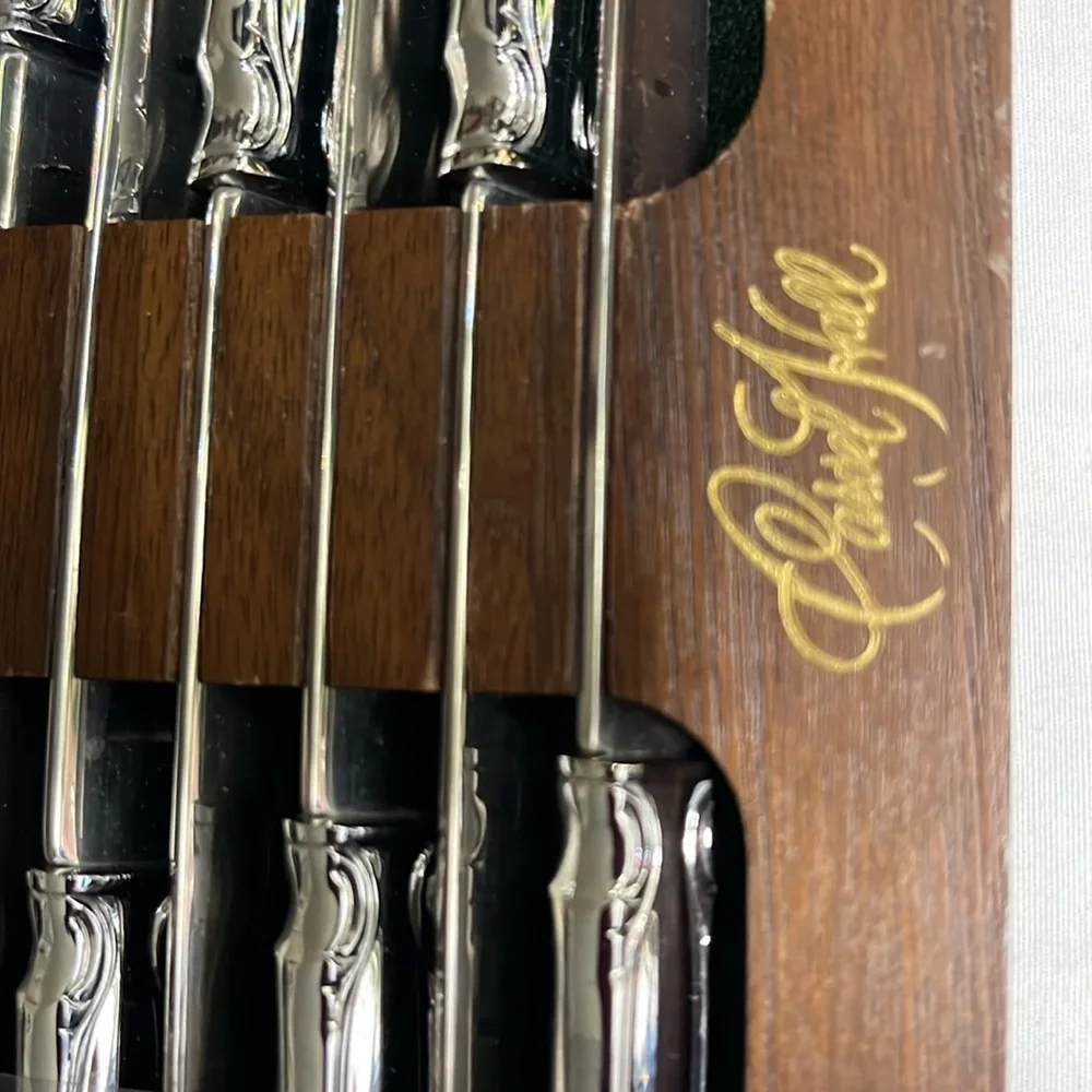 Vintage Carvel Hall Knife 8